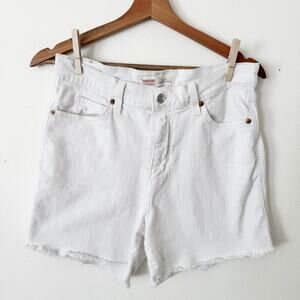 Signature white high rise Levi's size 8